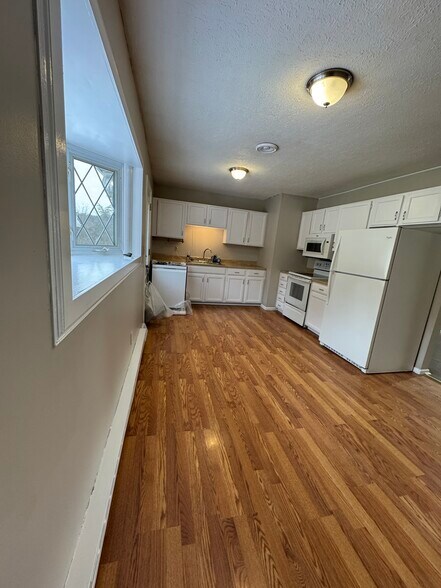 Kitchen - 211 Dividing Ridge Rd