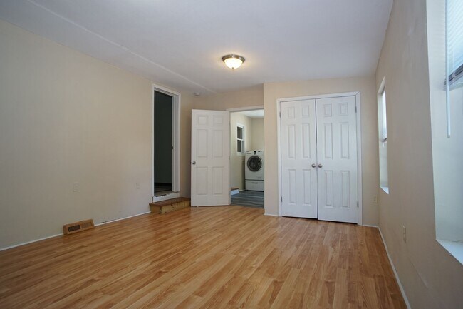 Building Photo - 3 Bedroom / 2 Bath House.  Easy access to US 460 and I 81. Detached Garage / Workshop.