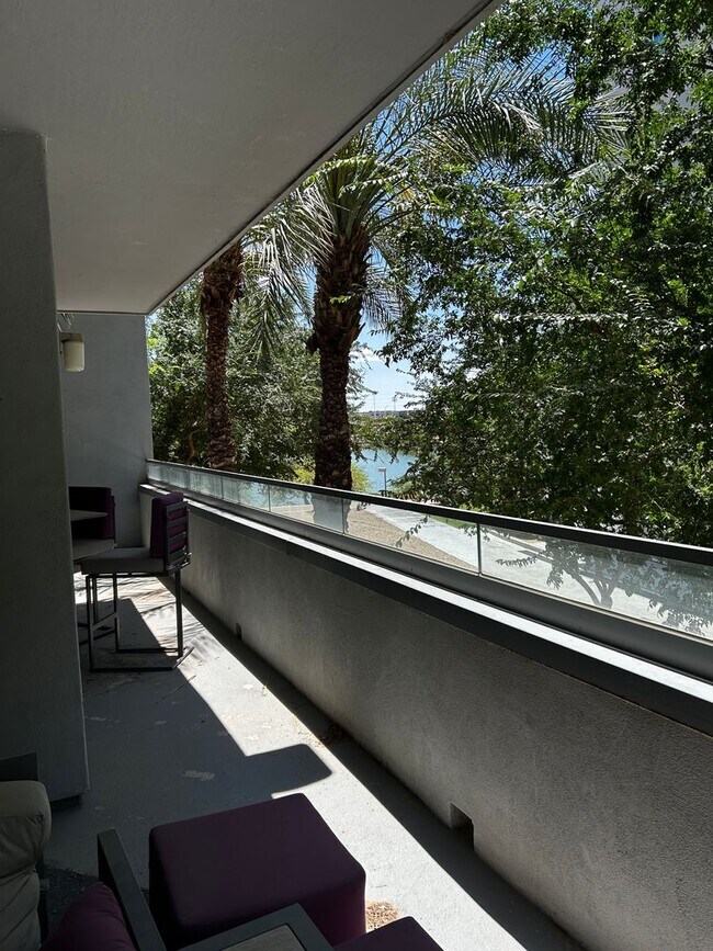 Building Photo - 2 Bed 2 Bath Furnished Condo Tempe Resort-...