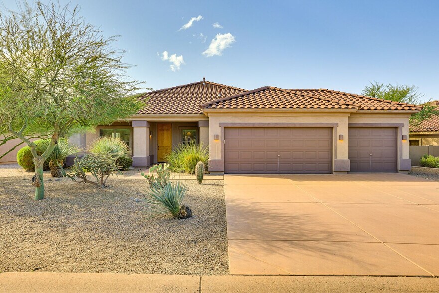 Building Photo - 9443 E Whitewing Dr