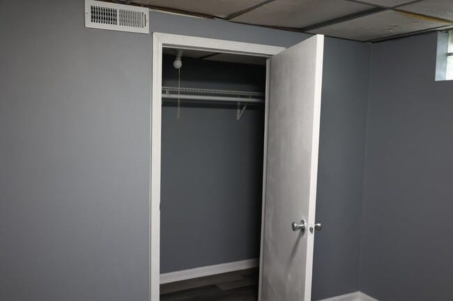 Building Photo - 431 Vine St