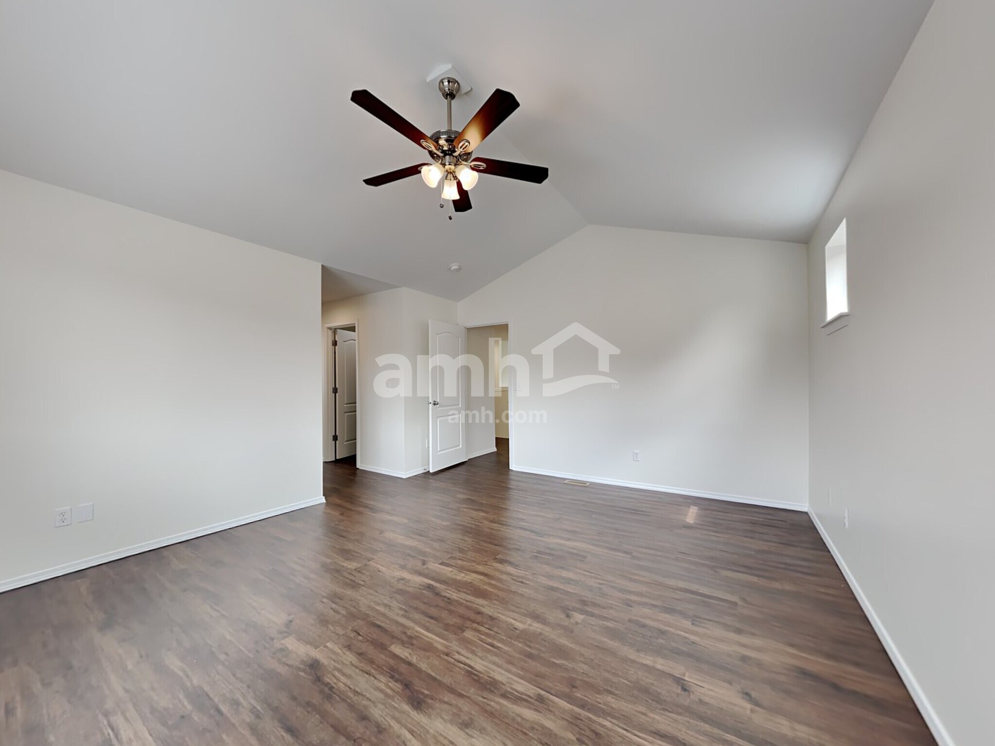 Building Photo - 304 Phoenix Ave SW