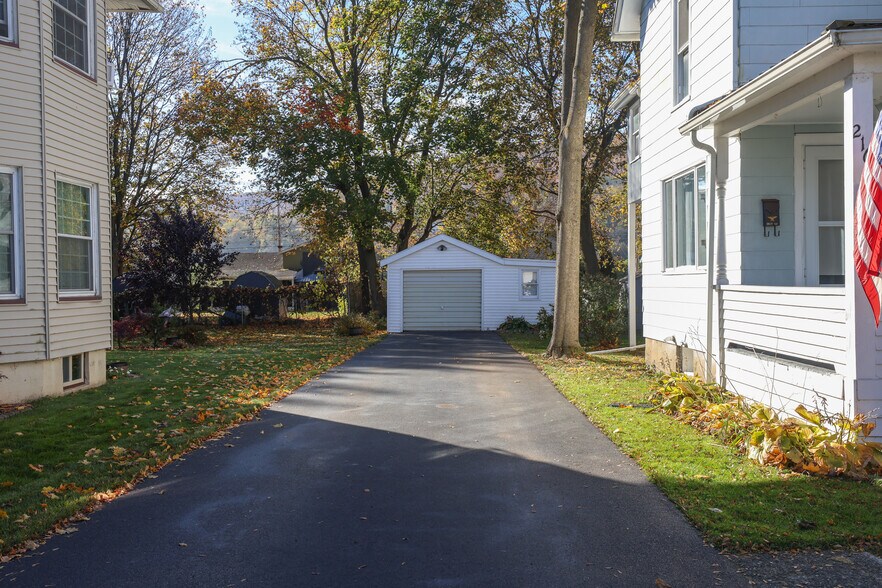Driveway - 216 W William St