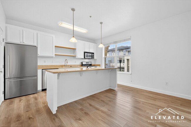 Building Photo - 905 Doubles Dr