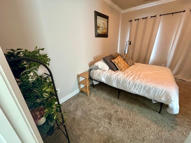 Building Photo - 7706 Alexander Promenade Pl