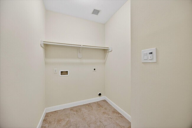 Building Photo - 20835 Cottage Cove Ln