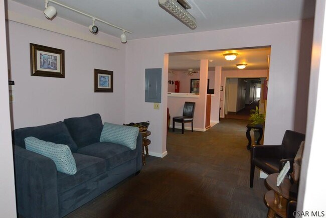 Building Photo - 13 1st St