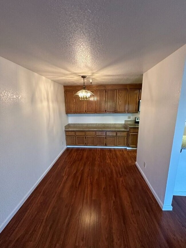 Building Photo - Nor Cal Realty, Inc - 2 bedroom 1.5 bath c...