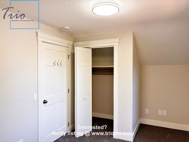 Building Photo - 2693 Chula Vista Dr