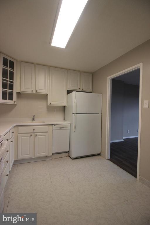 Building Photo - 307 Yoakum Pkwy