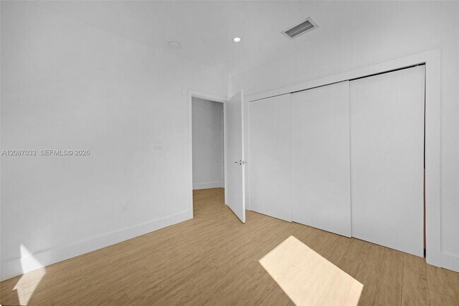 Building Photo - 6476 SW 10th Terrace