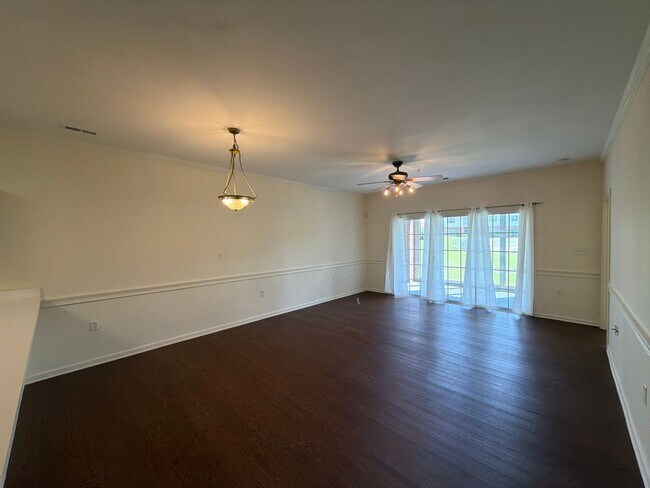 Building Photo - 9113 Meadow Vista Rd