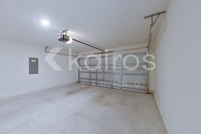 Building Photo - 4455 SW 85 Ln