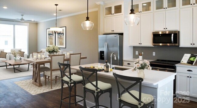 Building Photo - 17014 Fairmount Way