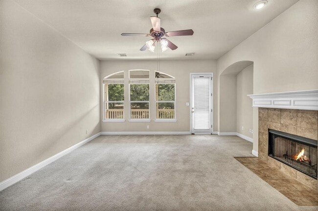 Building Photo - 15220 Interlachen Dr