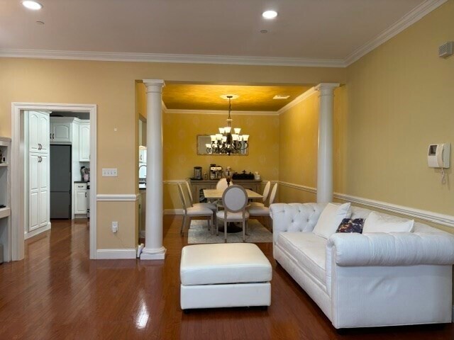 Building Photo - 10 Winchester Pl