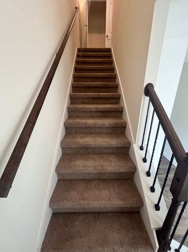 Building Photo - Brand New Townhome – Modern Comfort & Conv...