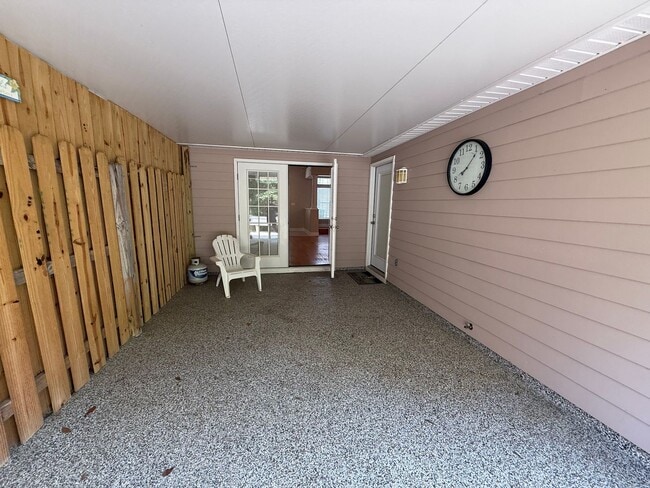 Building Photo - East Tallahassee Townhome With Garage