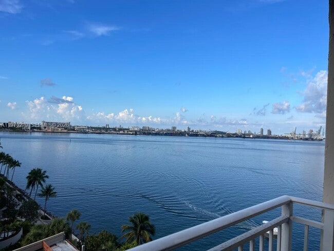 Building Photo - 770 Claughton Island Dr