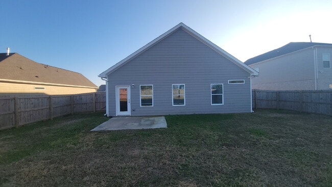 Building Photo - $500 off one month!!!  Call for details. Section 8 Welcome!!!  "Charming 3-Bed Oasis with Granite...