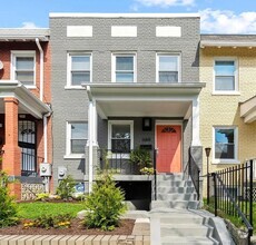 Building Photo - Elegant H Street Corridor townhouse minute...