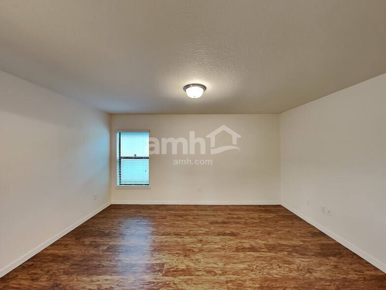 Building Photo - 619 Chatham Walk Dr