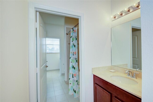 Building Photo - 495 NE Abaca Way