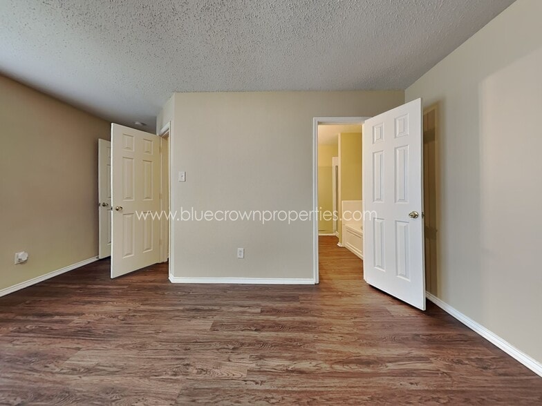 Building Photo - 1140 Single Tree Dr