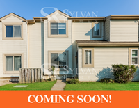 Building Photo - This charming 3BR, 2.5 BA townhome is wait...