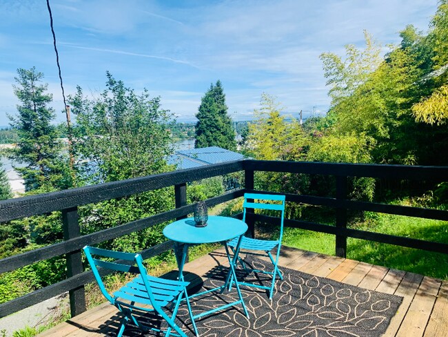 Building Photo - 9750 NW Rosaria Ave