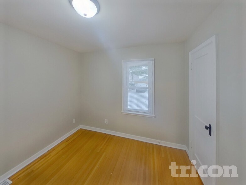 Building Photo - 2605 Eastman Dr