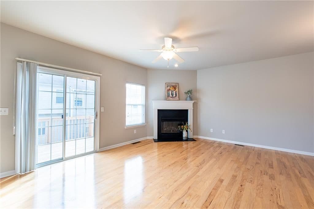 Building Photo - 2190 Landing Walk Dr