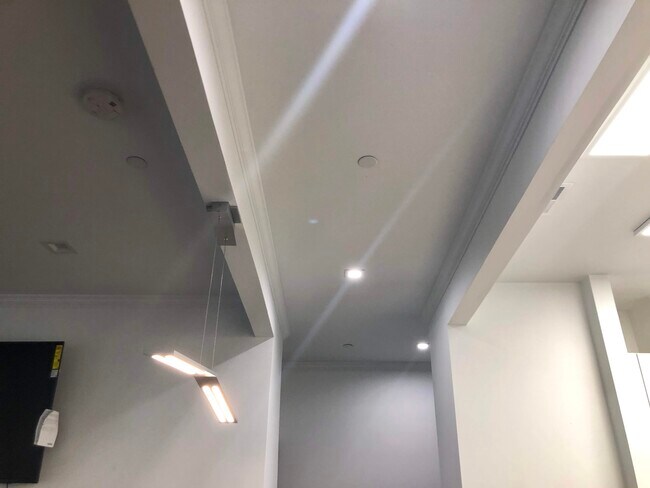 Building Photo - 2406 Clay St