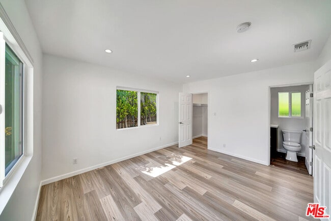 Building Photo - 6657 Valmont St