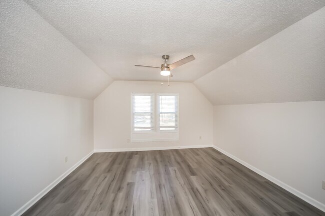 Building Photo - 6145 Shadowfall Cove