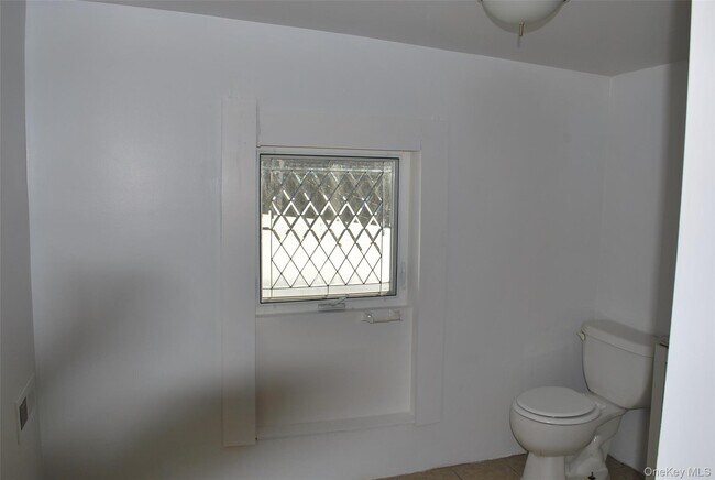 Building Photo - 22 Dekay Rd