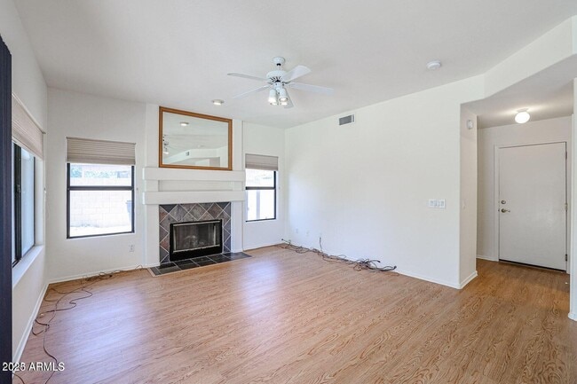 Building Photo - 1815 E Dava Dr