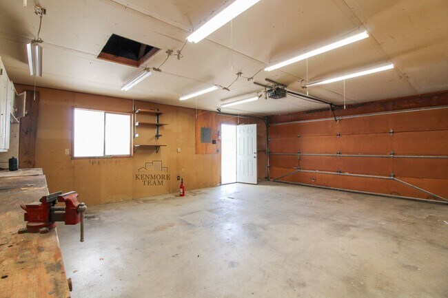 Building Photo - 1615 Stevens Dr