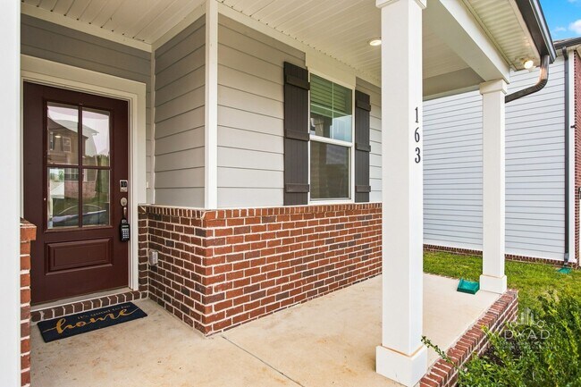 Building Photo - 163 E Millbrook Dr