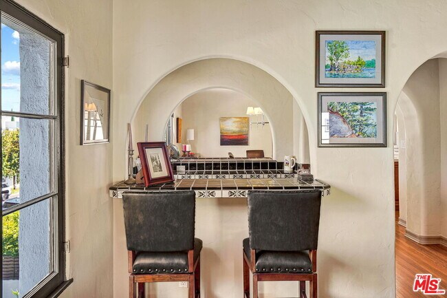 Building Photo - 855 N La Jolla Ave