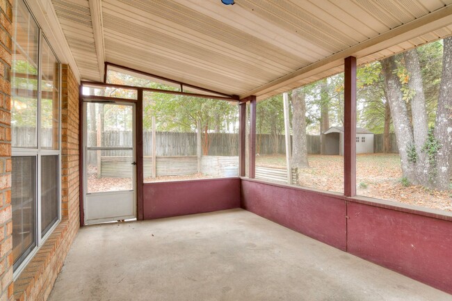 Building Photo - Ranch In Columbia County