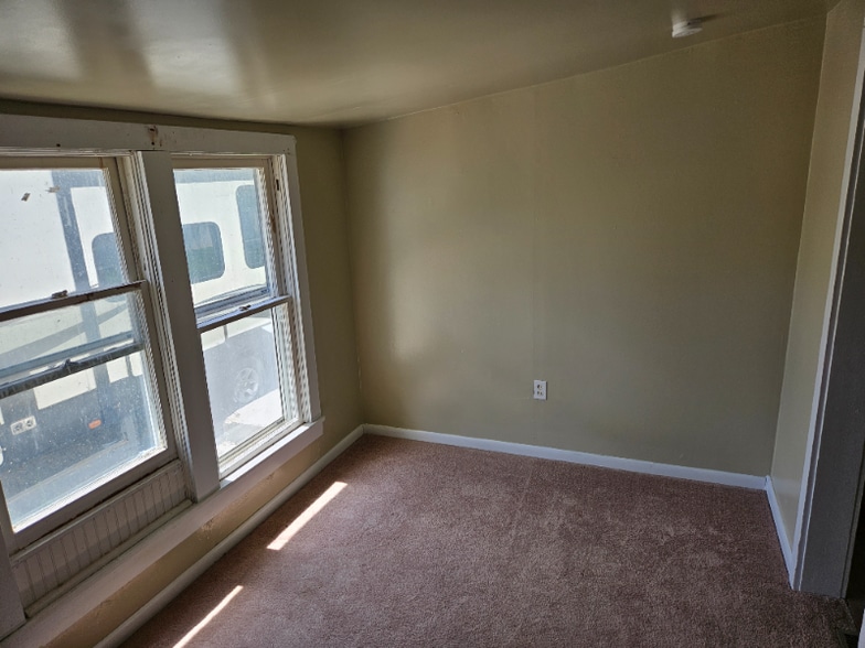 Building Photo - 1011 S Cottage Grove