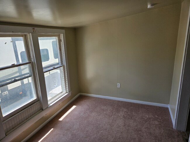 Building Photo - 1011 S Cottage Grove