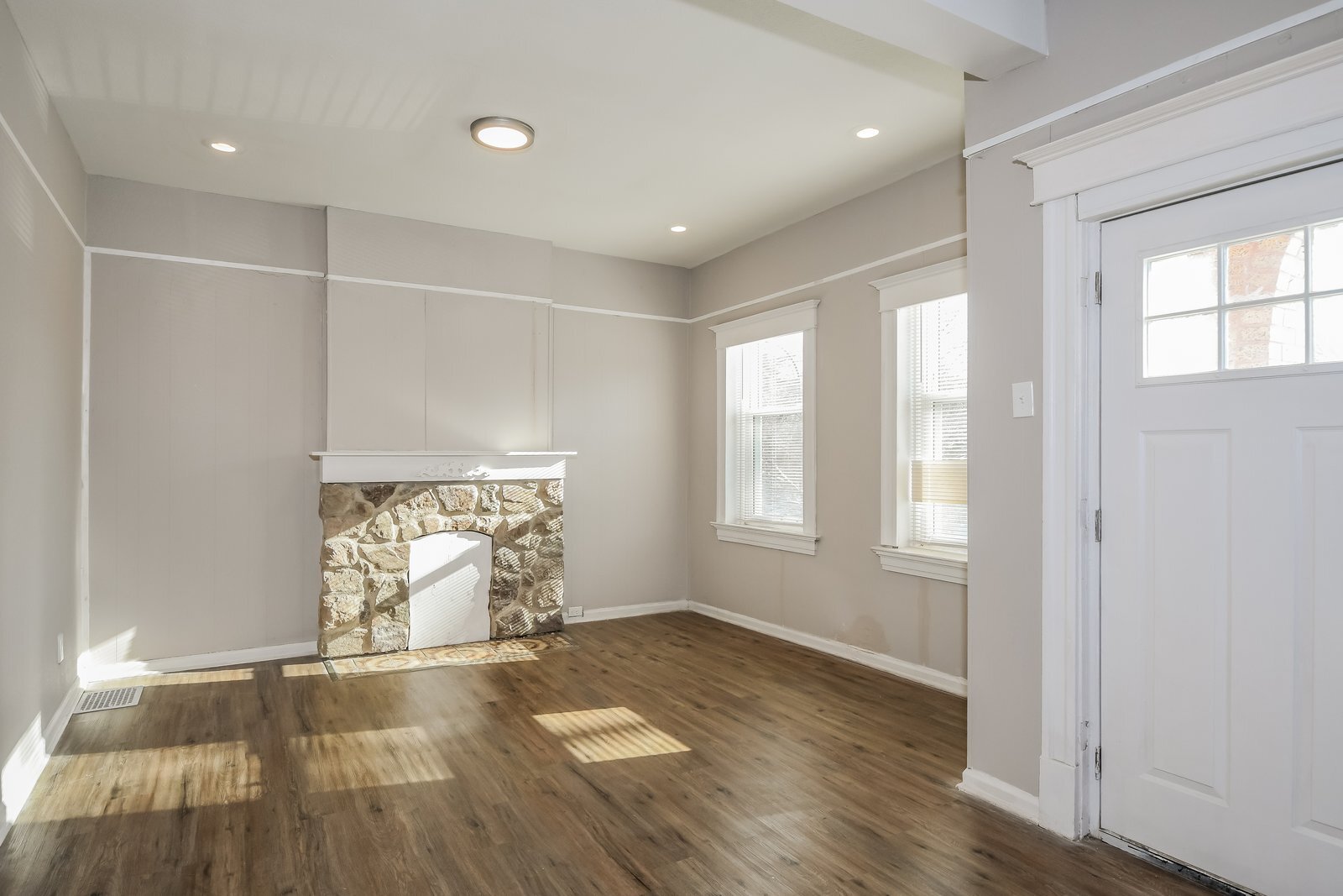 Building Photo - 3343 Delor St