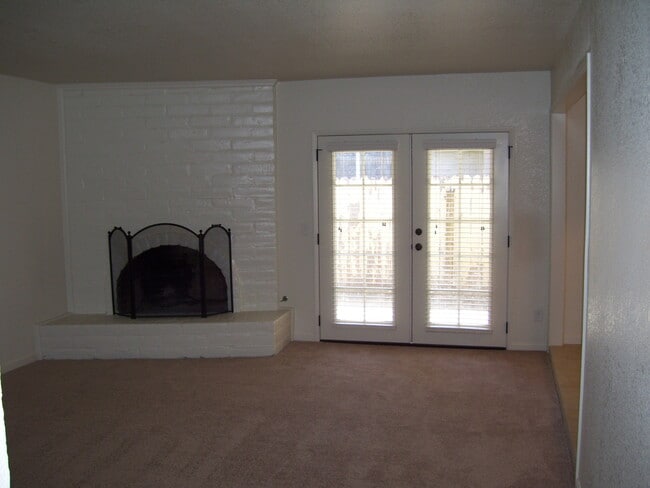 Building Photo - Recently remodeled home offering many upda...