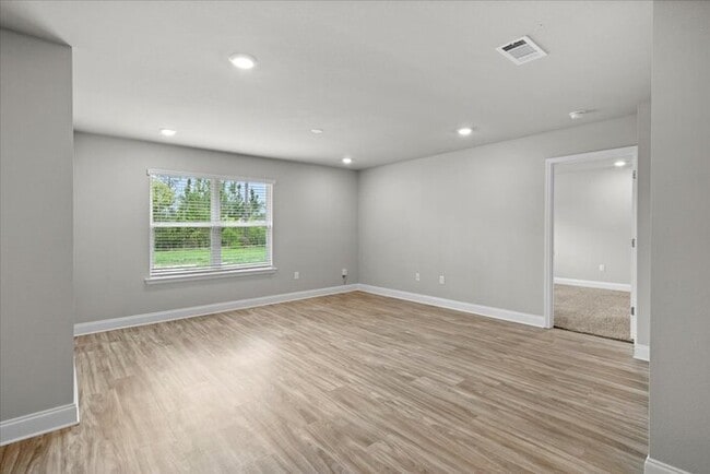 Building Photo - 18401 Elkwood Dr