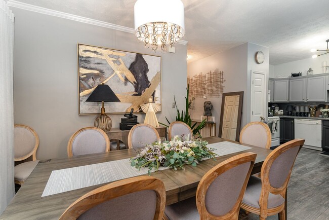 Building Photo - Stylish Furnished 2BR Retreat w/ Garage | ...