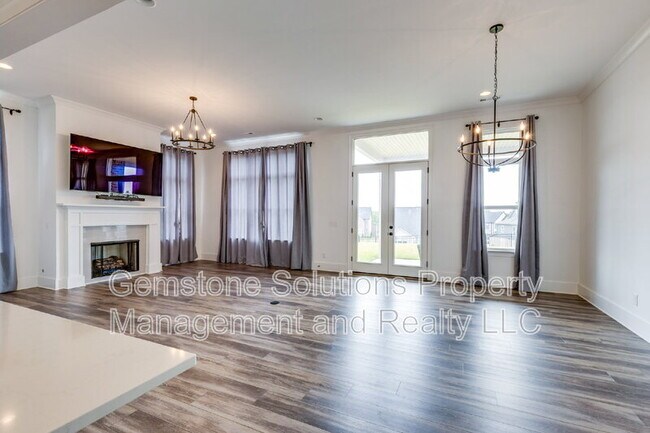 Building Photo - 7284 Ludlow Dr