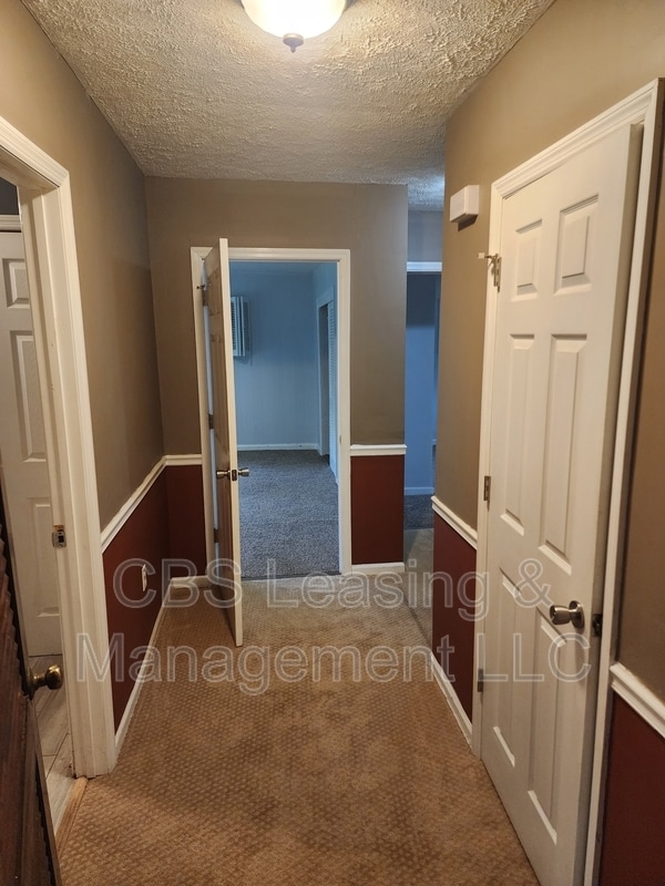 Building Photo - 4001 Calhoun Dr