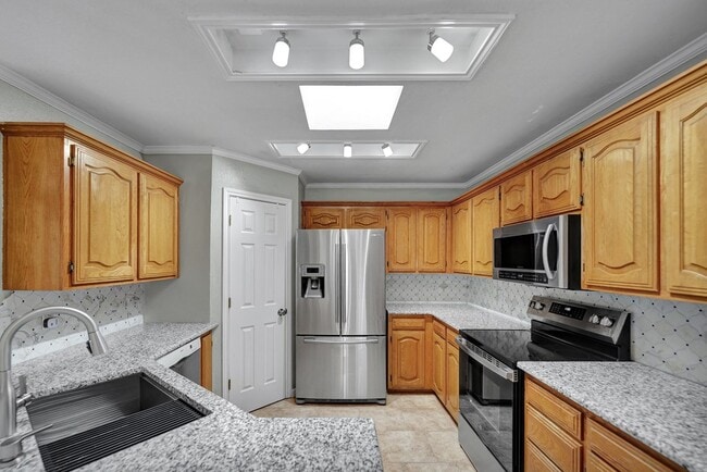 Building Photo - 8632 Duke Ave